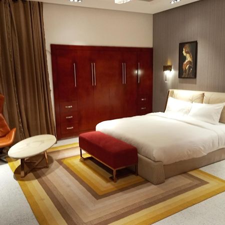 Sujimoto Residences Macdonald Lagos Eksteriør billede