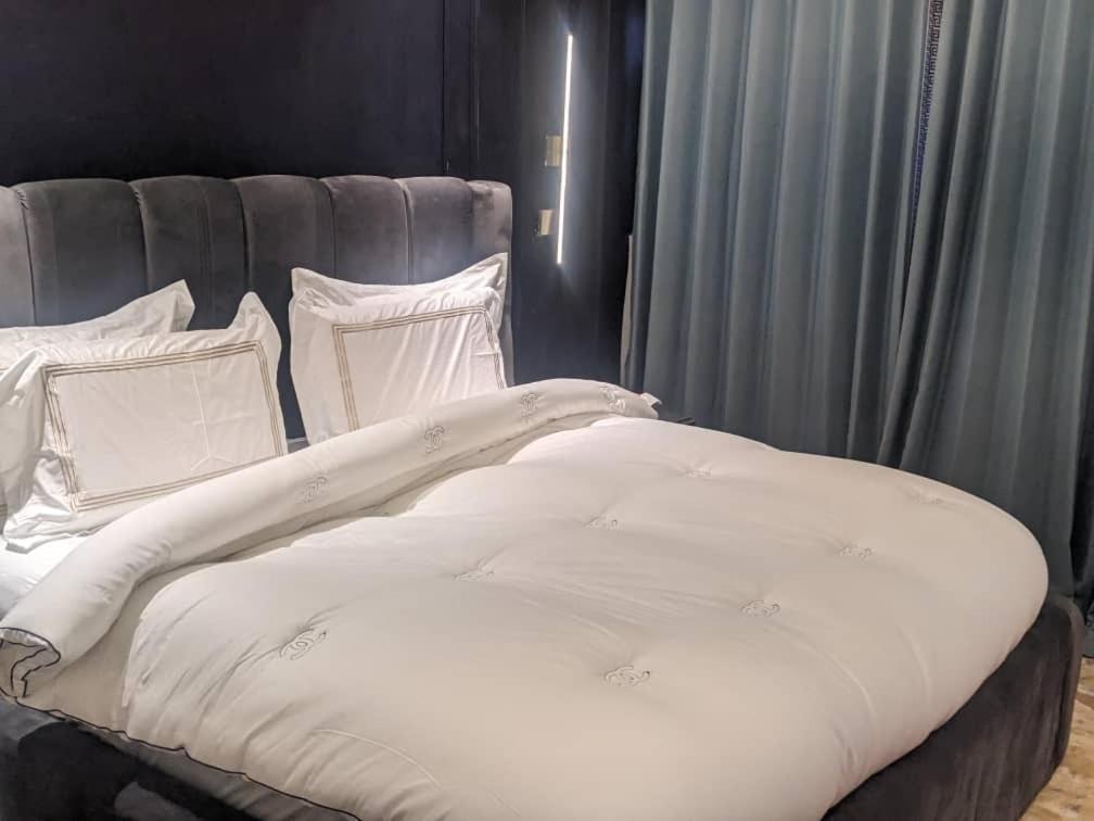 Sujimoto Residences Macdonald Lagos Eksteriør billede